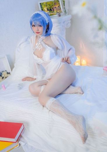 国产美女色诱勾搭外卖员_剧情片免费全集观看